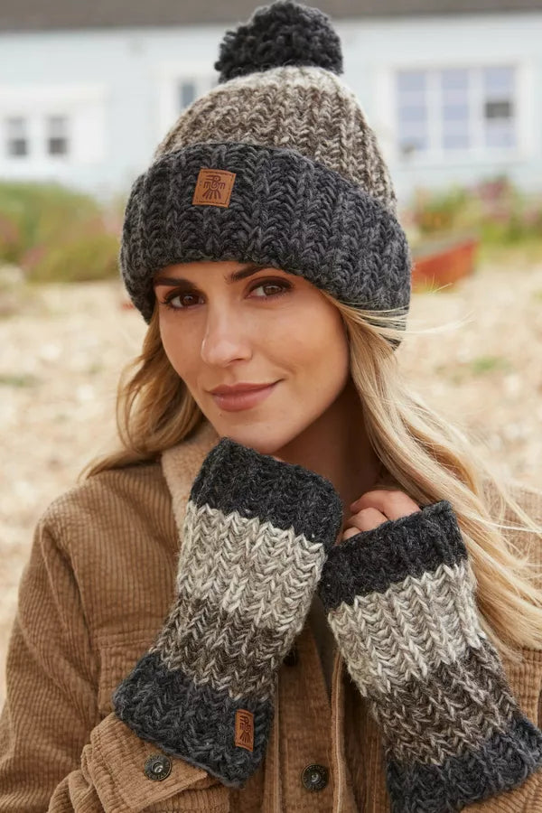 Cotopaxi Bobble Beanie Natural