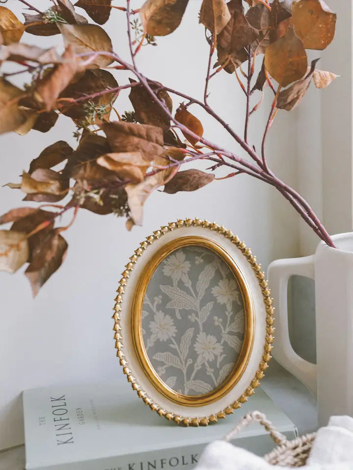 Cream and Gold Oval Frame 5x7