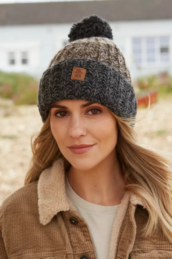 Cotopaxi Bobble Beanie Natural